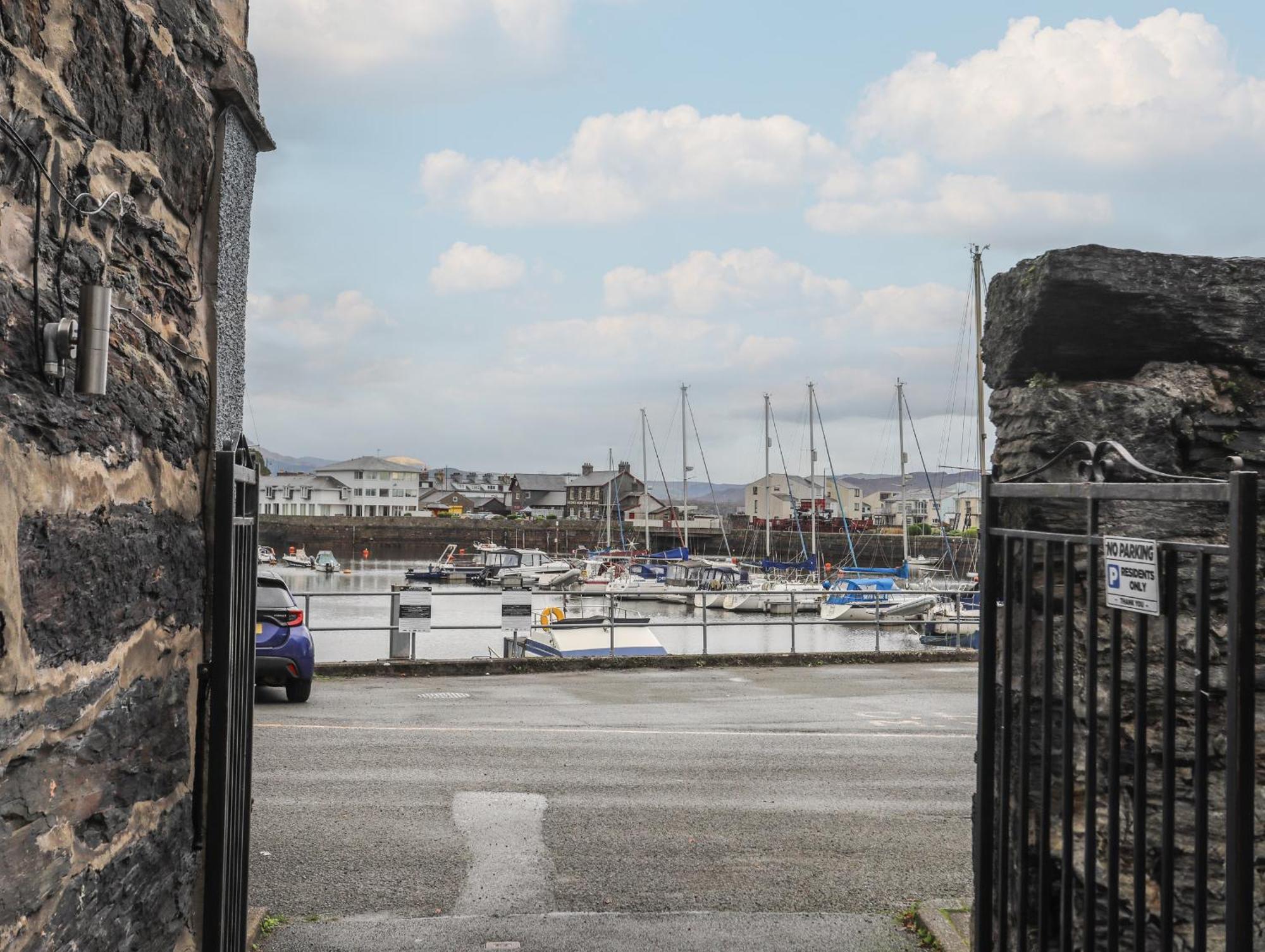 Apartamento Cornhill Courtyard Porthmadog Exterior foto